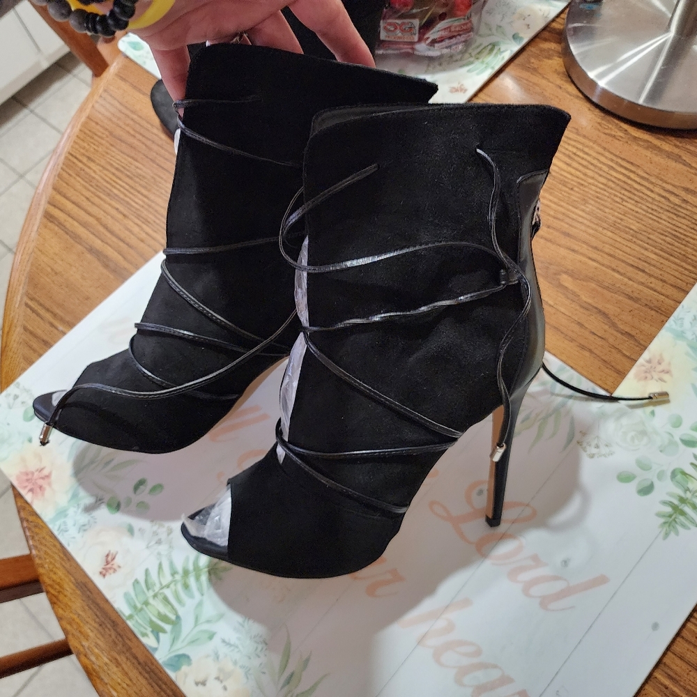 Womens peep toe pumps